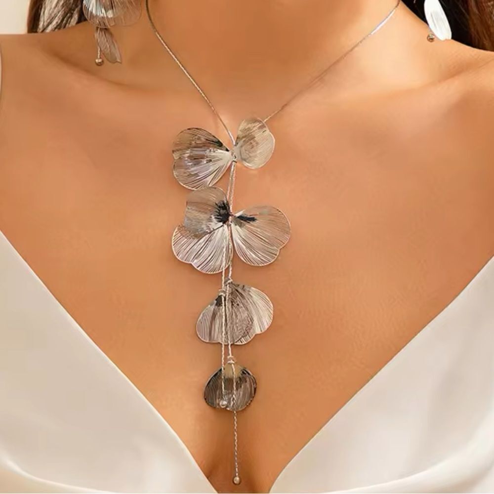 Silver leaf Necklace A868